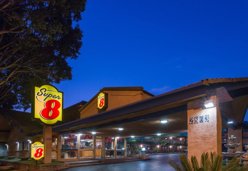  Hotel Super 8 by Wyndham Pasadena/LA Area , Pasadena
