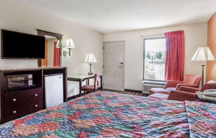 Days Inn by Wyndham Sanford