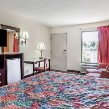 Days Inn by Wyndham Sanford