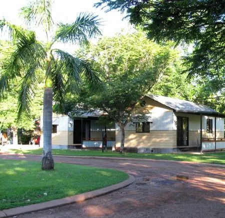 Ivanhoe Village Caravan Resort