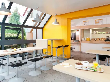 Kyriad Direct Dijon Nord Отели в г. Пишанж