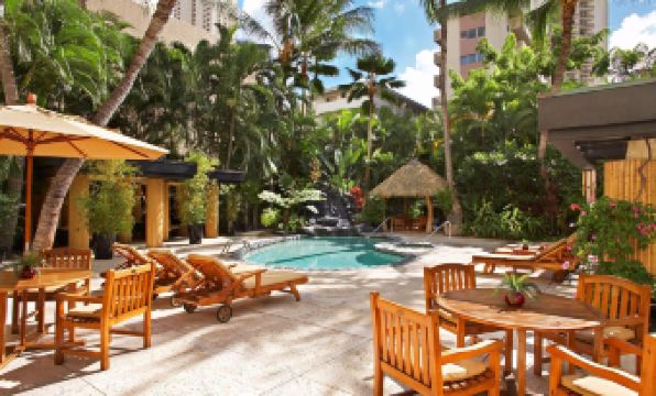 Castle Bamboo Waikīkī Hotel