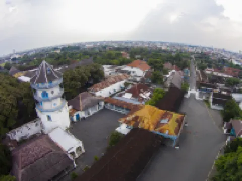 Griya Tenera Syariah Hotels in Jebres