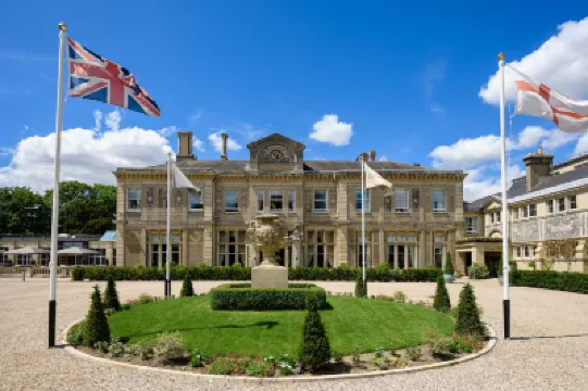 Down Hall Hotel Hotel a 