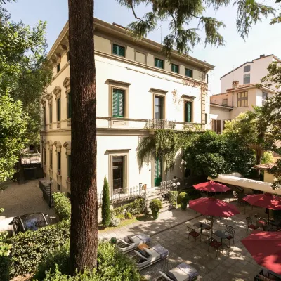 Palazzo Lorenzo Hotel Boutique & Spa Отели рядом с достопримечательностью «Музей Стибберт»