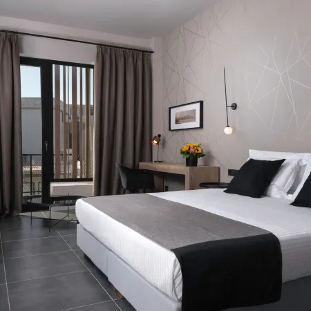 Azur Suites Glyfada