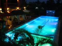 Lux Guesthouse - Pool
