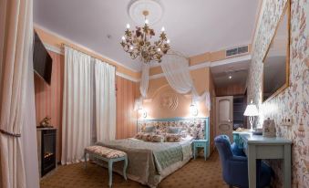 Trezini Art-Hotel