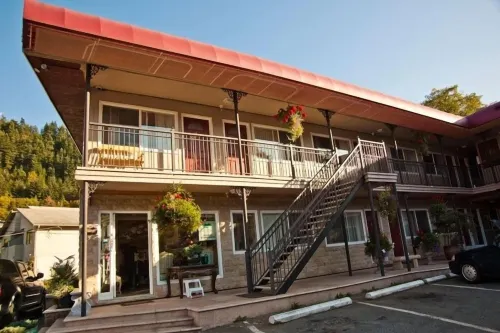 The Classic Horseshoe Bay Motel Hotels in Gibsons