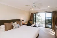 The Sanctuary at Bay of Islands Hotels in Opua