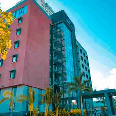 Crowne Plaza Dar ES Salaam Hotel Exterior