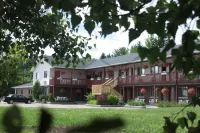 Motel Le Radisson de Val-David Hôtels à proximité de : Plage Major