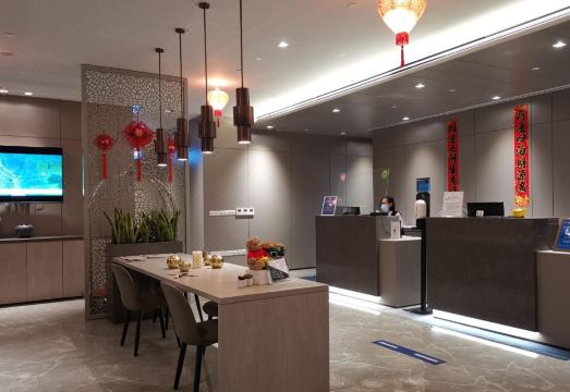 서머셋 벤쿨렌 싱가포르의 넓은 거실 공간