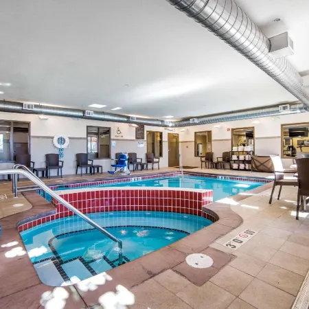 Comfort Inn & Suites