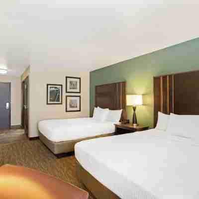 La Quinta Inn & Suites by Wyndham Gillette Rooms