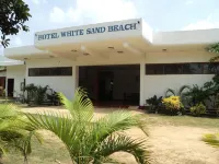 White Sand Beach Inn Hotel in zona Dutch Bay