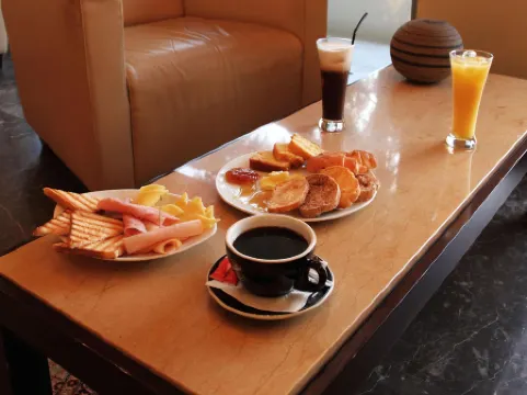 Pines Hotel Отели в г. Кифисия