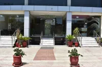 Divine Hotel Islamabad Hotels near Jame Masjid Al Mustafa Dhoke Ratta