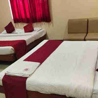 Hotel Shreenithi Rooms