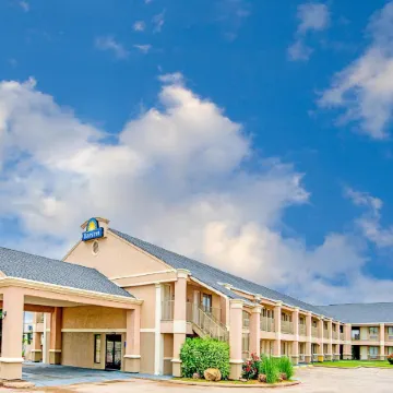 Days Inn by Wyndham McKinney