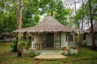The Tropical Beach Resort Các khách sạn gần Koh Wai