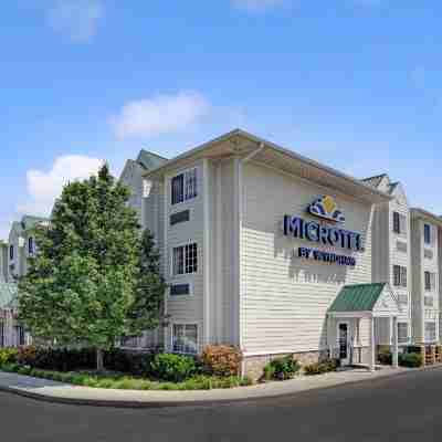 Microtel Inn & Suites by Wyndham Indianapolis Airport Hotel Exterior