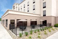 Hampton Inn & Suites Grove City فنادق في Springfield Township