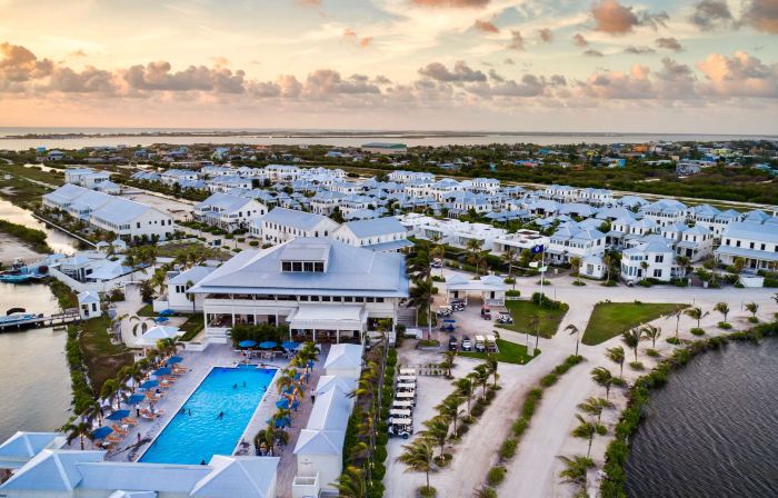 Mahogany Bay Resort & Beach Club, Curio Collection by Hilton