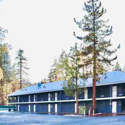 Travelodge by Wyndham Big Bear Lake CA Hotel Exterior