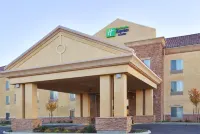 Holiday Inn Express & Suites Merced - Yosemite Natl PK Area