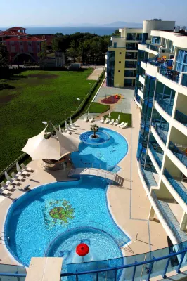 Aparthotel Marina Holiday Club - All Inclusive & Free Parking - breakfast