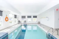 Sandman Signature Prince George Hotel - Pools
