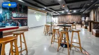 Horison Ultima Semarang - bar