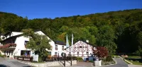 Zum Blauen Hecht Hotels in Kinding
