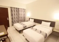Koening Hotel Cirebon - parking