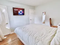Renovated Rooms 10-min to Finch Subway Near Yonge St Hotels in Thornhill