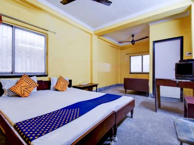 Spot on 77478 Hotel Piyush