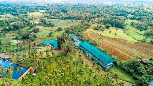 Caliraya Ecoville Recreation and Farm Resort Hotels in Cavinti