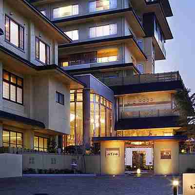 瀬波グランドホテルはぎのや Hotel Exterior