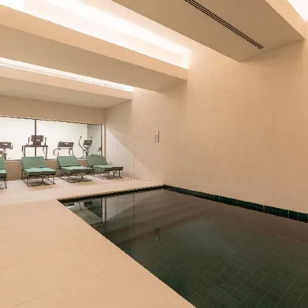 Luster Hotel