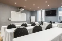 Grand Hôtel Dauphiné, Boutique Hôtel & Suites Hotels in Тулон