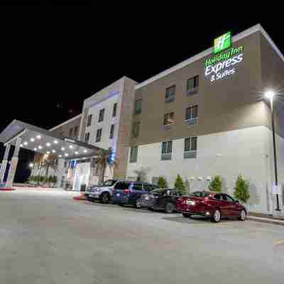 Holiday Inn Express & Suites Lake Charles South Casino Area, an IHG Hotel Hotel Exterior