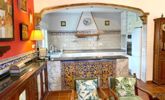 4 Bedrooms Villa with Private Pool Enclosed Garden and Wifi at Los Palacios y Villafranca