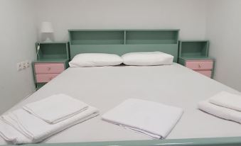 TK1 George Apartments by the Airport - Housity