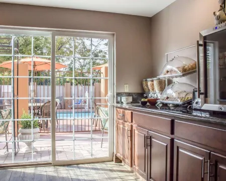 Arroyo Pinion Hotel, Ascend Hotel Collection