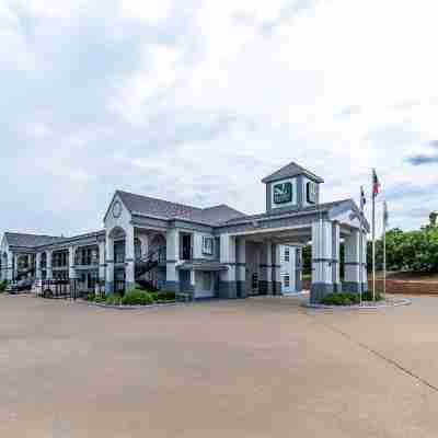 Quality Inn & Suites Canton Hotel Exterior