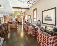 Clarion Inn Conference Center - فطور