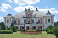 Pałac w Czyżowie Szlacheckim Hotels in 