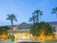 Baymont by Wyndham Phoenix I-10 Near 51st Ave Các khách sạn ở Phượng Hoàng