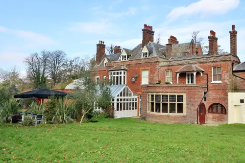 Premier Inn London Croydon South (A212)